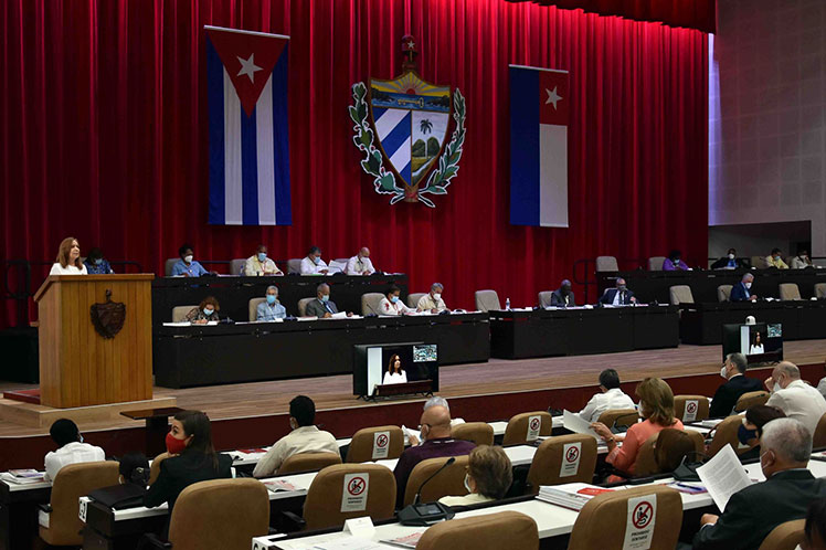 Cuba, constitución, desestabilización