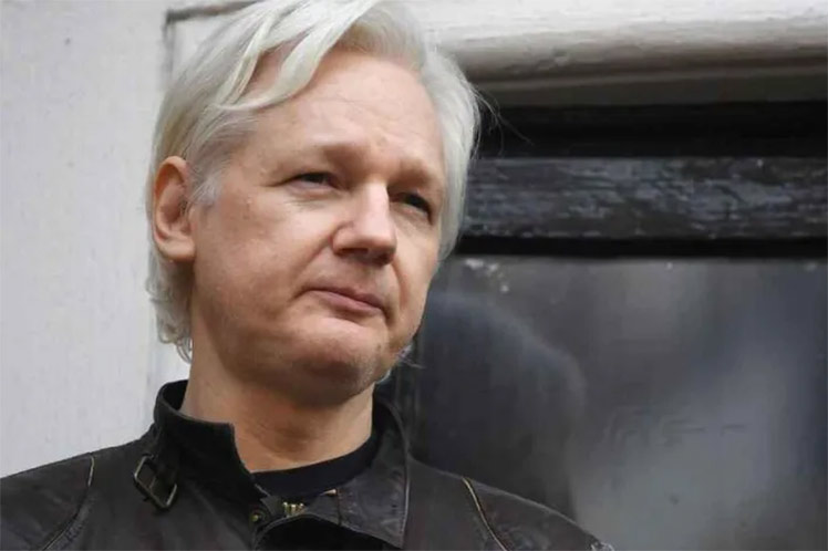 Julan Assange, derrame, cerebral, prisión