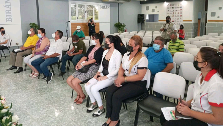 Cuba, Holguín, foro, empresarios