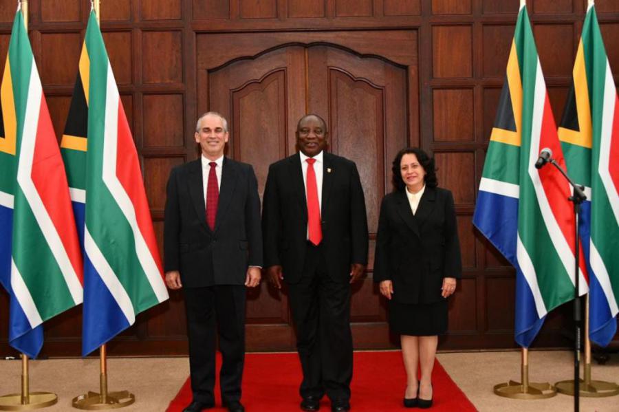 presidente-da-africa-do-sul-recebe-novo-embaixador-de-cuba-2