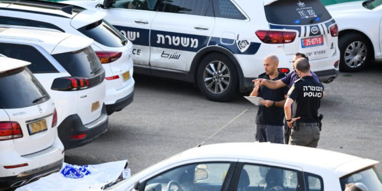 dois-feridos-apos-a-explosao-dum-carro-bomba-em-uma-cidade-israelense