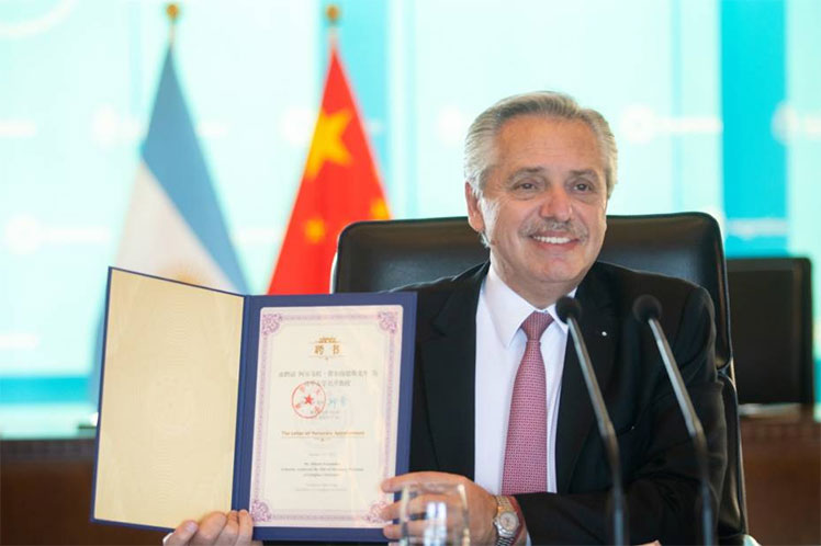 China e Argentina concordam em cooperar na iniciativa Cinturão e Rota