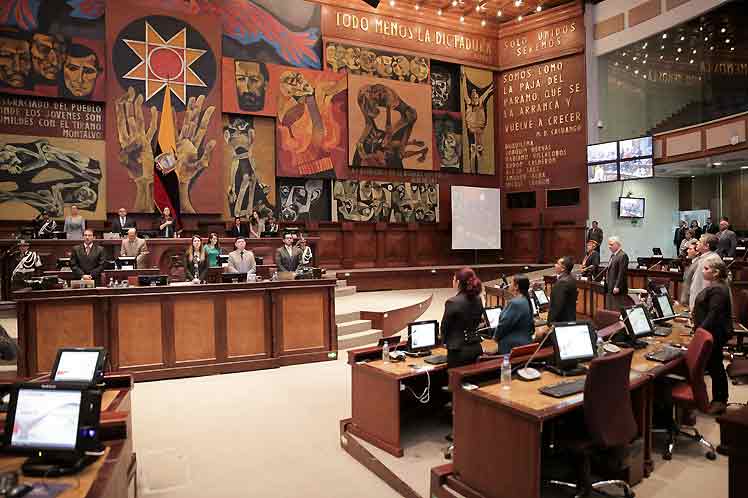 Ecuador, parlamento, ley, aborto