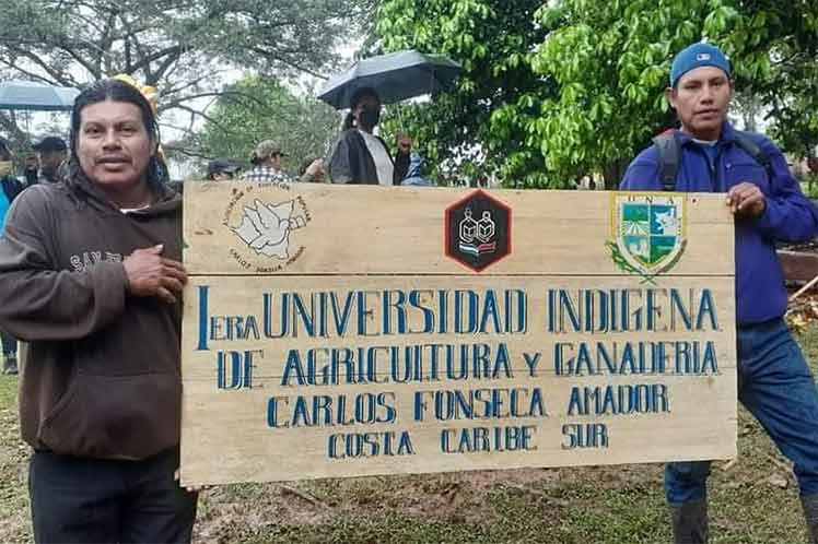 Nicaragua, universidad, indígena