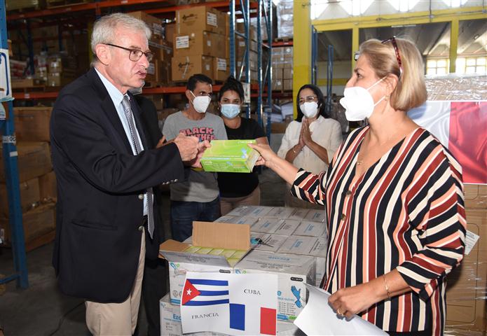 Francia, Cuba, donación, equipos, médicos