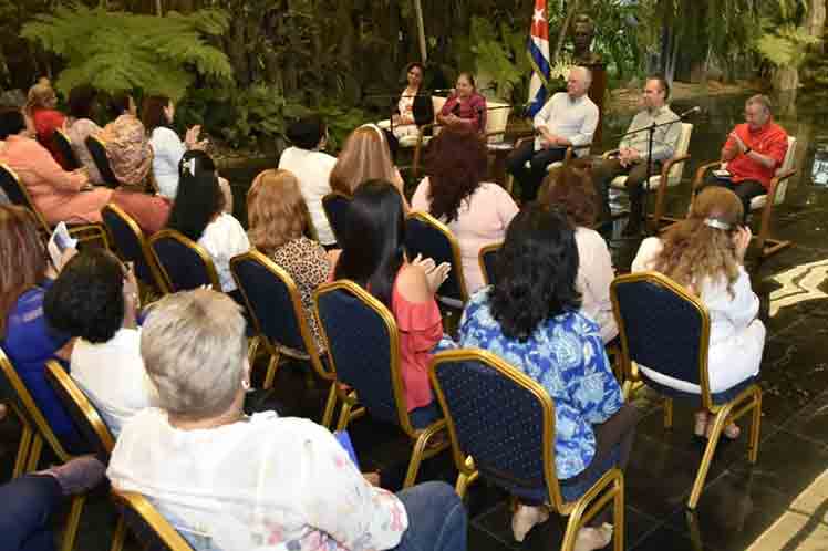 presidente-de-cuba-fala-sobre-programa-nacional-para-mulheres