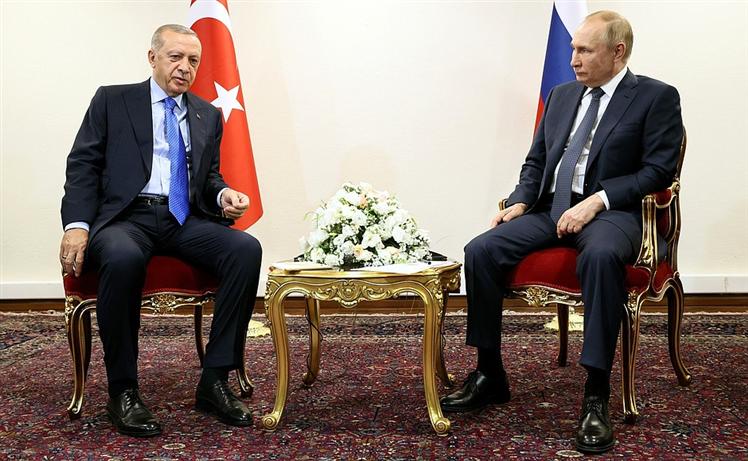 Encontro entre Erdogan e Putin em Moscou para encontrar uma