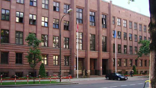 Ministério da Polônia publica lista de compensações de guerra Prensa