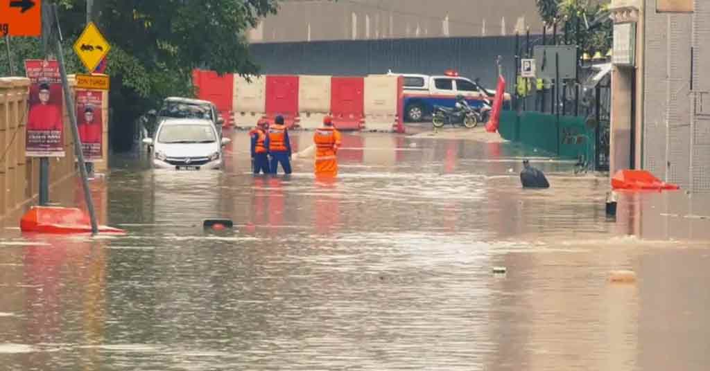 malasia-vai-as-urnas-em-meio-a-chuvas-e-inundacoes