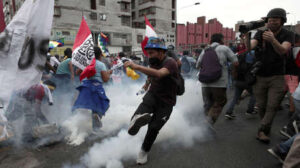 Crece-tension-en-Peru-tras-reporte-de-20-muertos-en-protestas-300x168