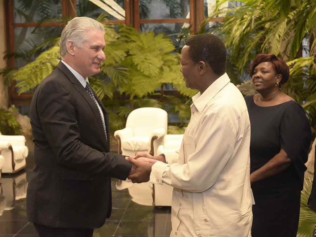presidente-de-cuba-recebe-ministro-das-relacoes-exteriores-do-quenia