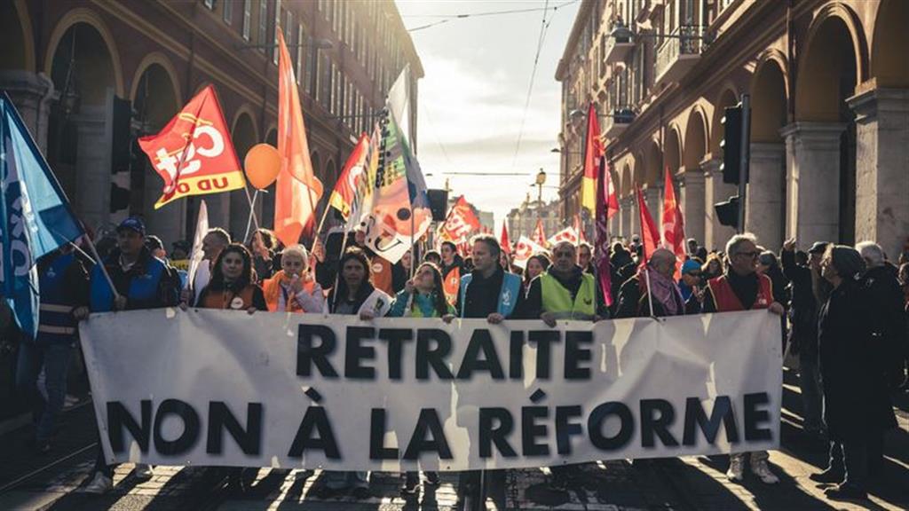 Novo dia de protestos na França contra a reforma da aposentadoria - Prensa  Latina