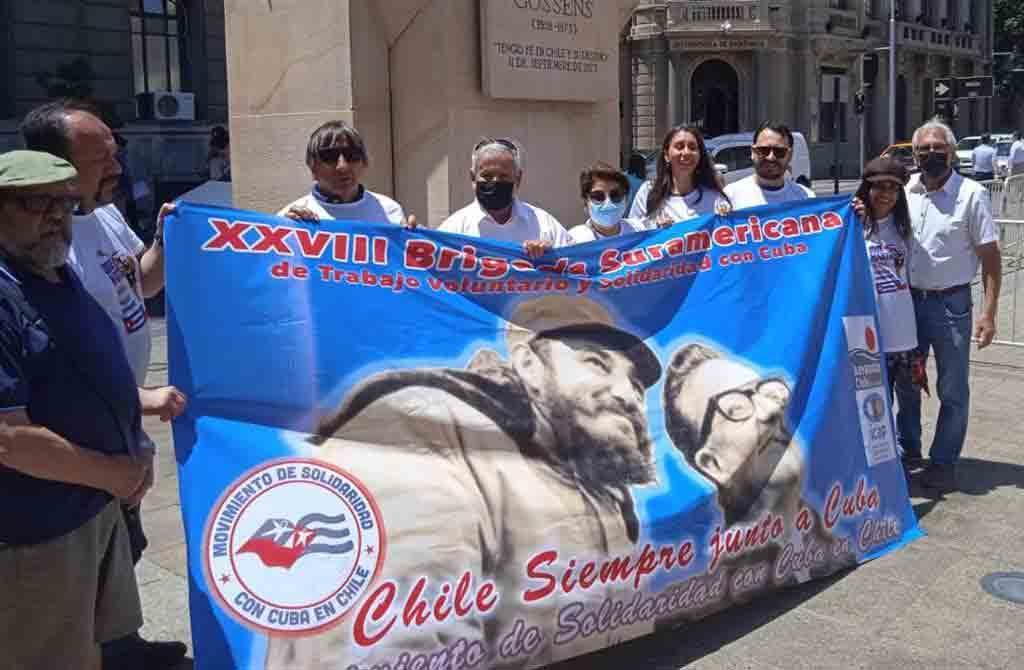 Chilenos viajan a Cuba para incorporarse a Brigada de Solidaridad