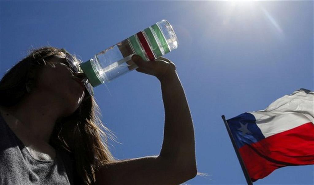 Alerta roja por fuerte calor en el área metropolitana de Chile