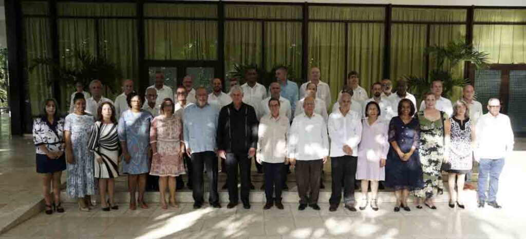 o-presidente-cubano-felicitou-os-novos-chefes-de-missoes-diplomaticas