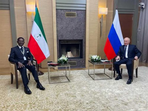 Putin-yTeodoro-Obiang-Nguema-Mbasogo-500x375