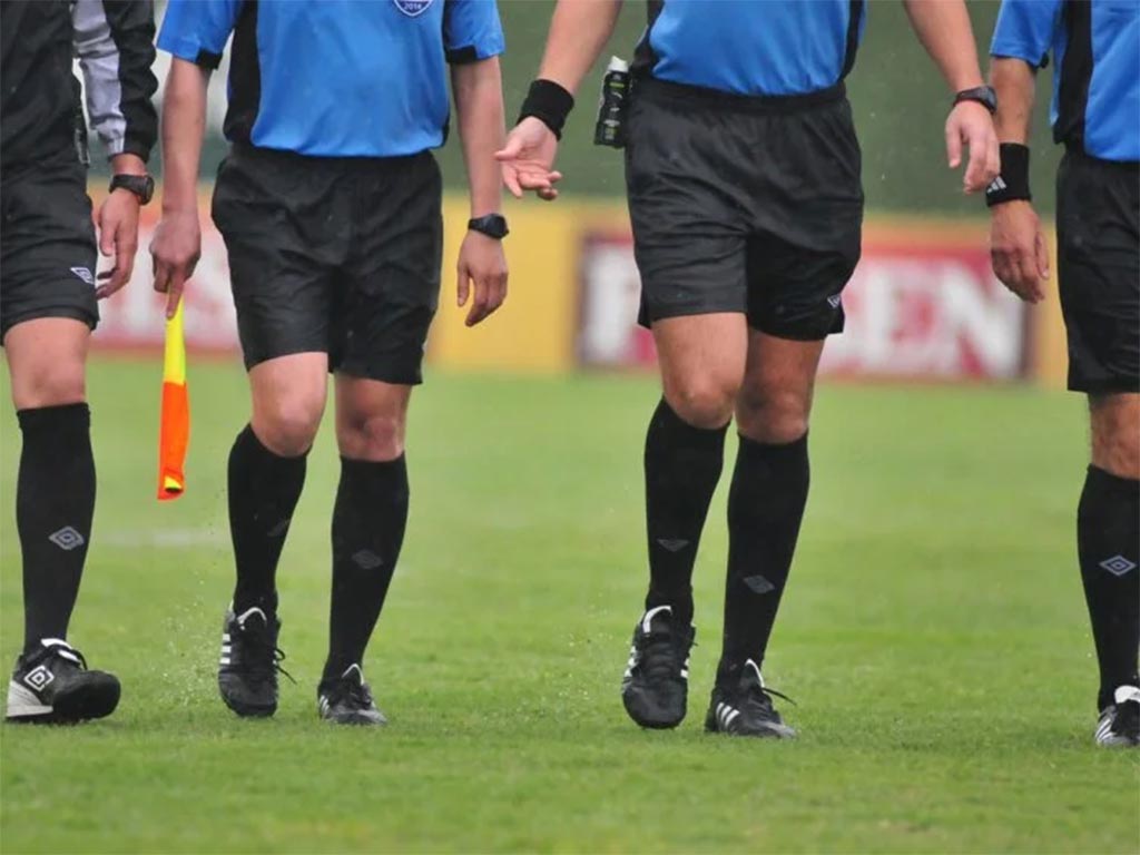 arbitros-de-futebol-uruguaios-exigem-seguranca