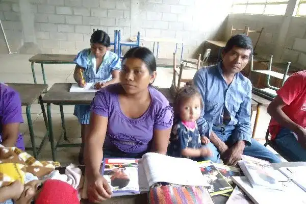 Guatemala-busca-avanzar-en-combate-contra-analfabetismo-1