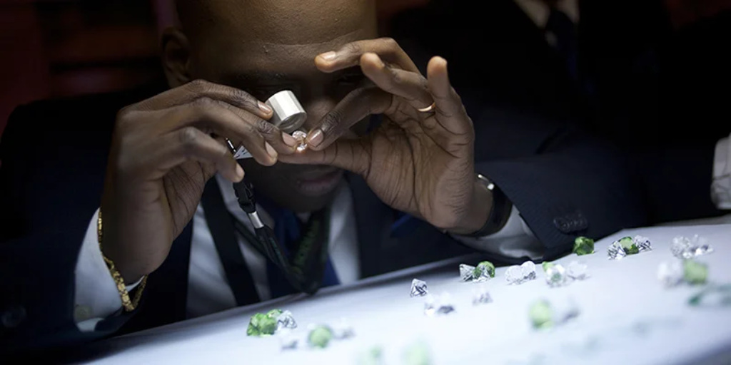 Receita com vendas de diamantes cresce em Angola